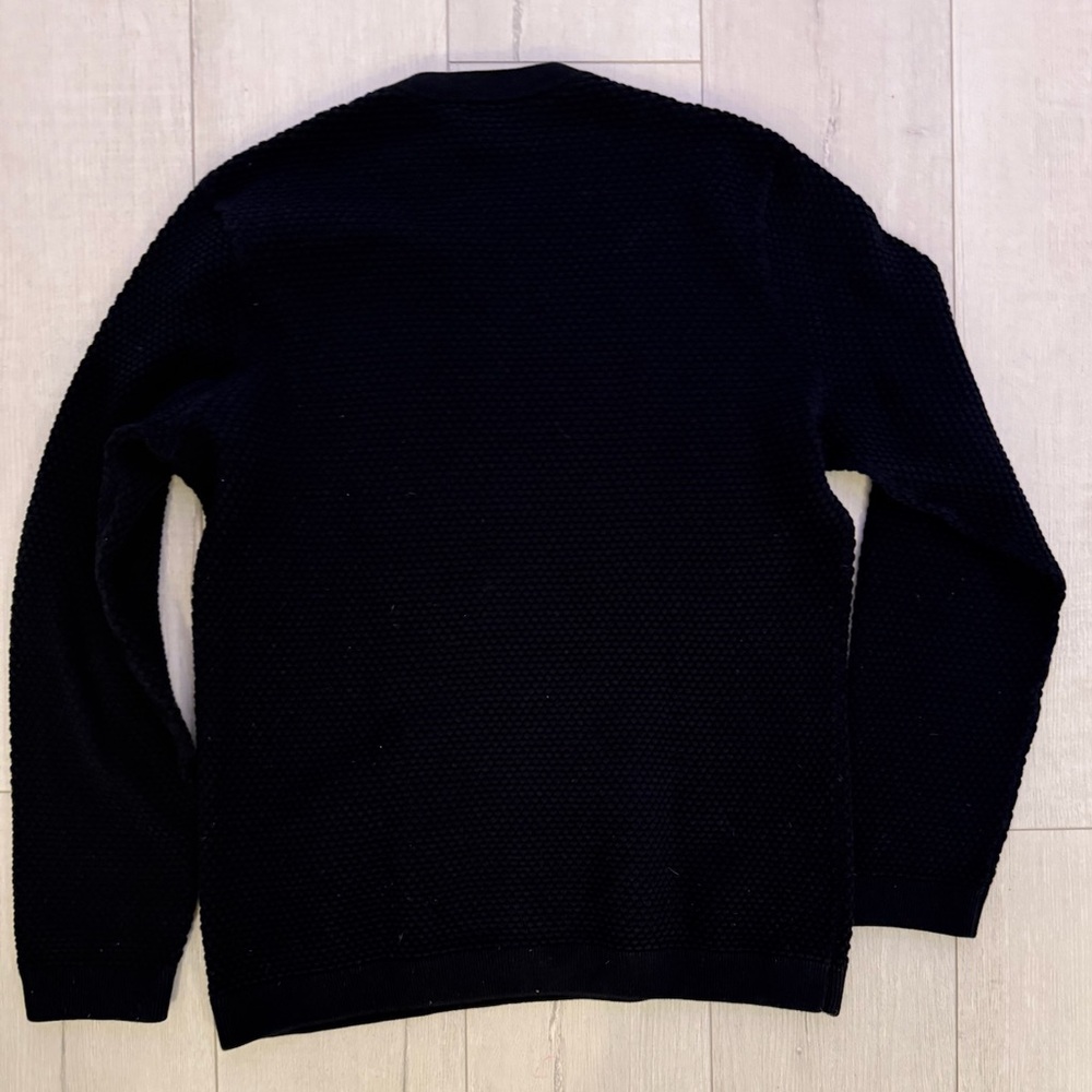 THEORY Men's Deep Blue Textured Knit Crewneck Sweater Size M scalloped pullover - Picture 4 of 8